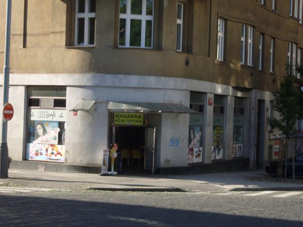 Vchod do Ryvol café